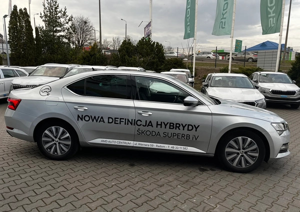 Skoda Superb cena 128900 przebieg: 60000, rok produkcji 2021 z Dynów małe 781